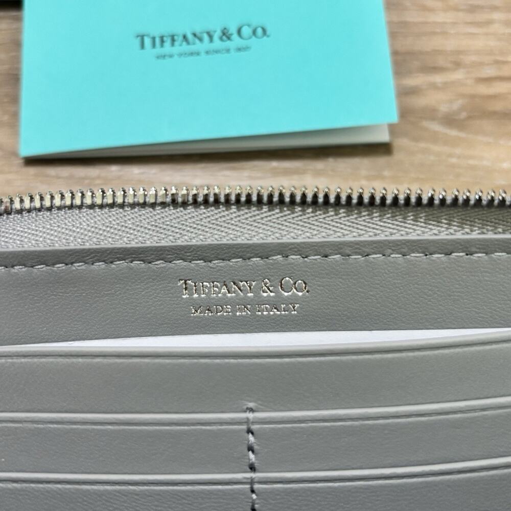 Tiffany & Co. Large Quilted Metallic Silver Zip Wallet NWT - Picture 4 of 9